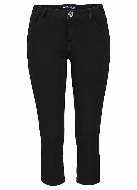 Black ’Ultra Stretch’ Capri Jeans by Arizona | Swimwear365