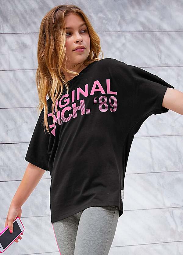 bench black t shirt